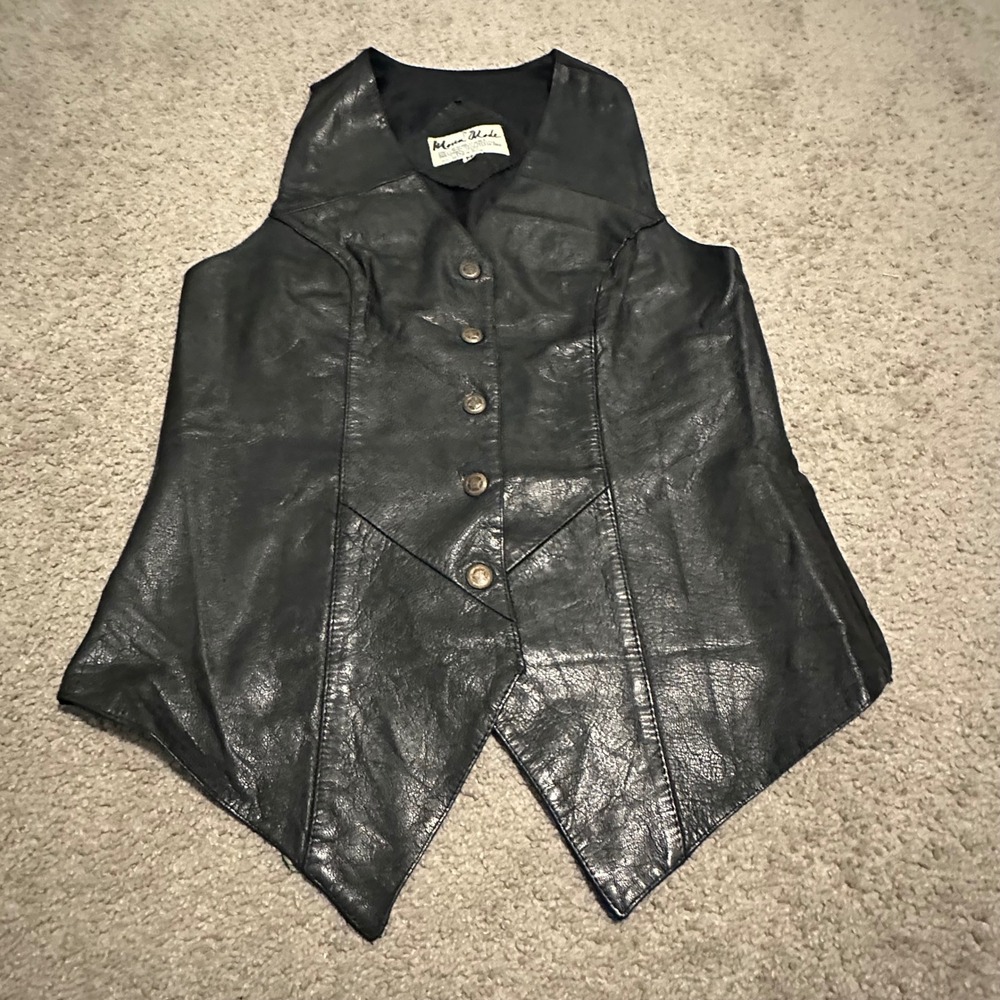 Mona Mode Black Genuine Leather Vest Women Medium Star Snap Button Pointed Hem